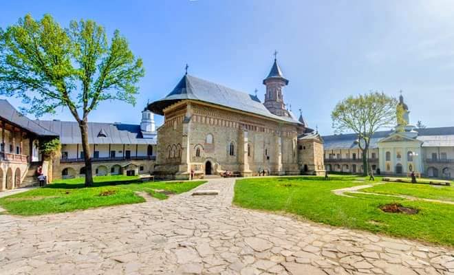Hramul istoric al Mănăstirii Neamţ - 13 iunie.